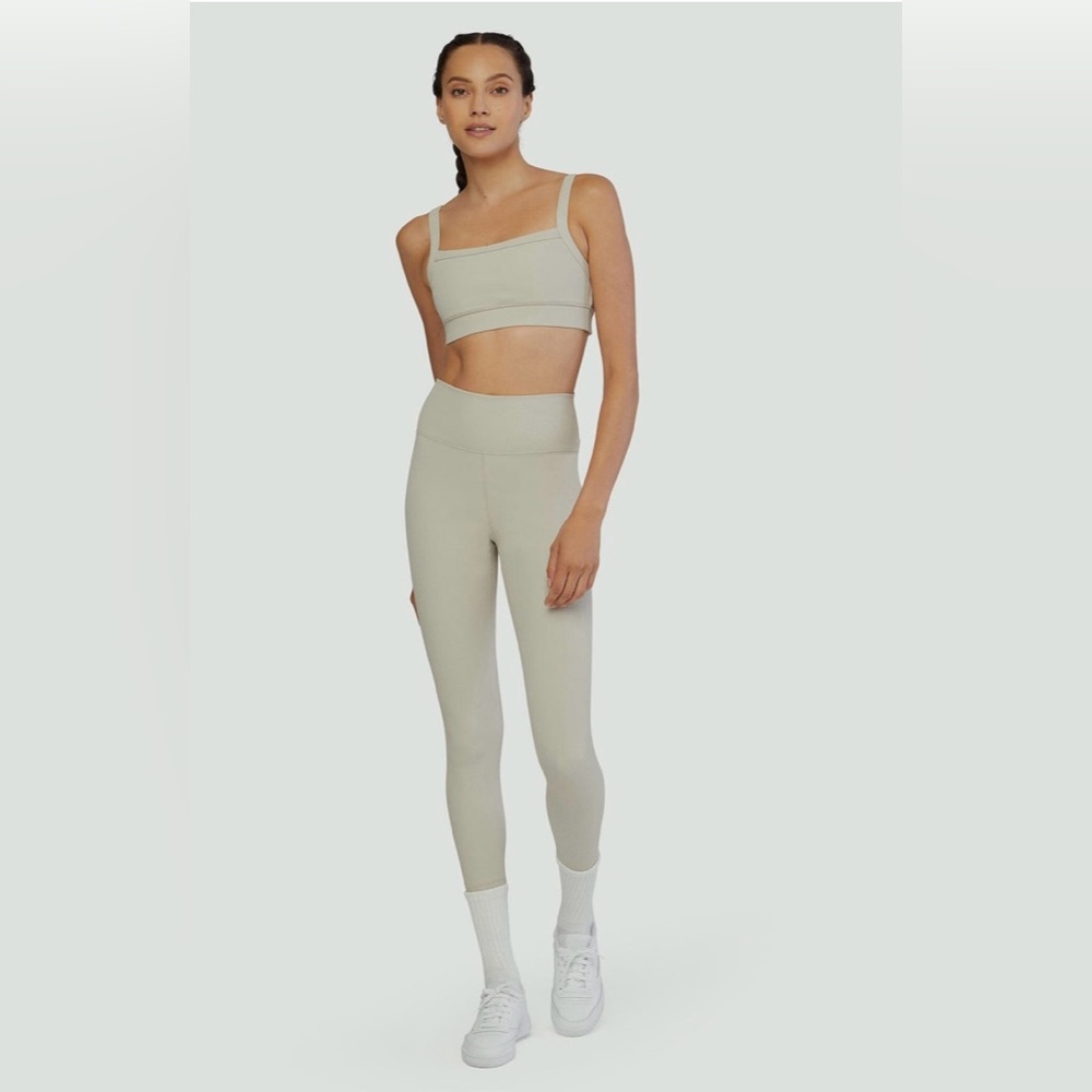 EUC IVL Ribbed Leggings Size 6 in Pumice Stone
